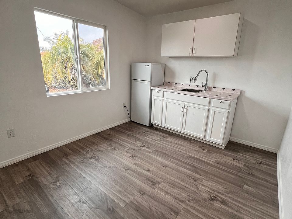 1st image of 4895 Barstow St #6
