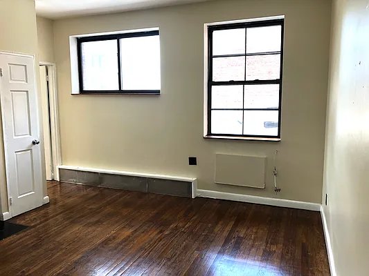 Rented by Meraki Realty LLC | media 7