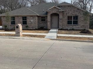 606 Quail Hollow Dr, Lancaster, TX 75146