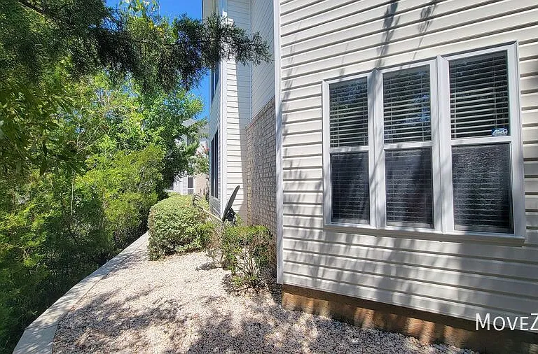 210 Fullford Ln #102 — Photo 41