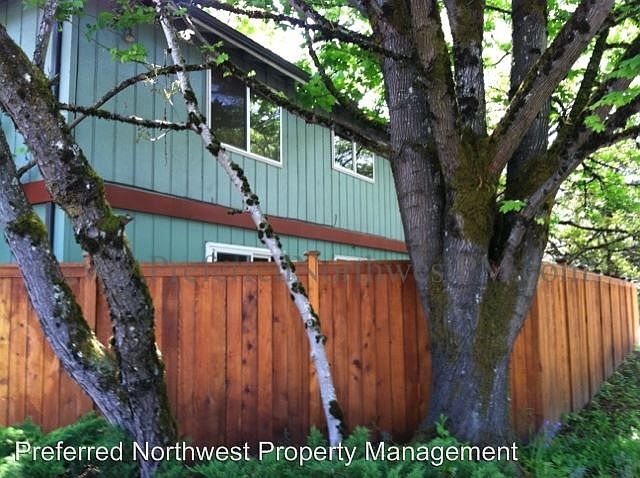 2nd image of 522 W 8th Ave APT 02