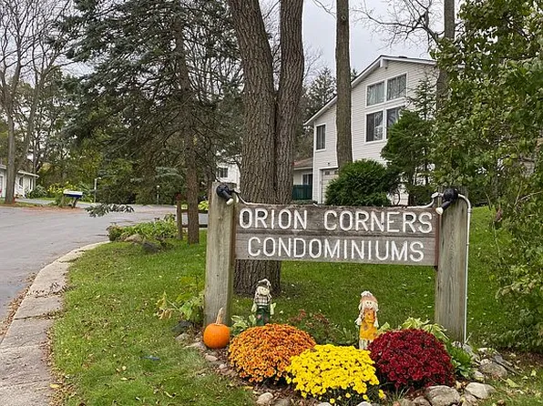 805 Corners Ct #1, Lake Orion, MI 48362