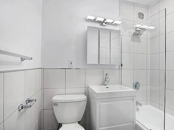 4th image of 417 E 83rd St APT 3C