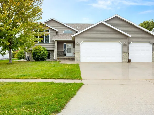 2707 Parkview Dr S, Fargo, ND 58103