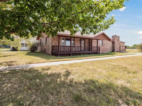 901 W Chestnut St, Chanute, KS 66720