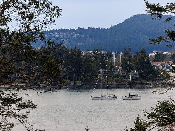 2nd image of 2452 Tryon Rd