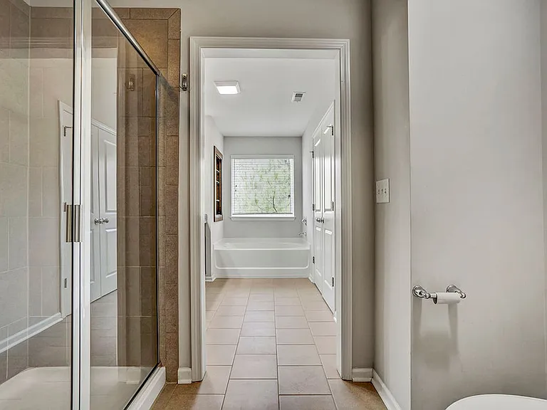 529 Metro Sta — Photo 19