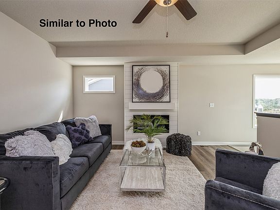 5th image of 601 NE Meadow Landing Dr