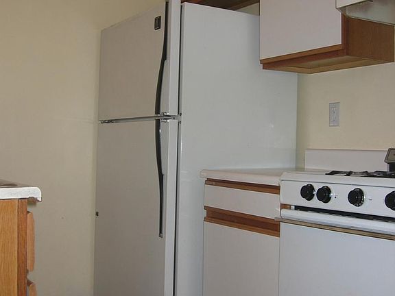 3rd image of 6225 Carlow Dr APT 1