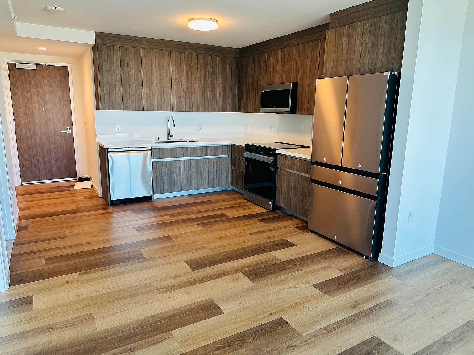 1515 Liona St — Photo 4