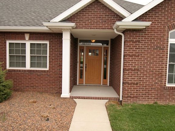 4th image of 636 N Savannah Dr