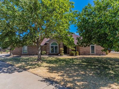 824 Saxon Ct, Crowley, TX, 76036