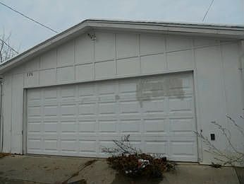 4th image of 726 Geranium Ave E