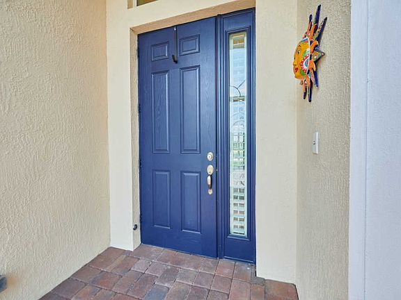 3rd image of 742 Fortunella Cir SW