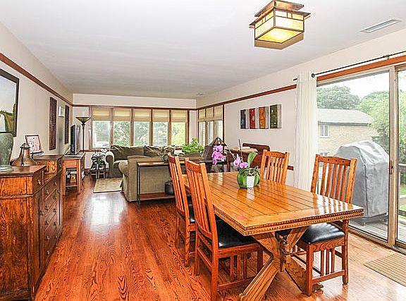 4th image of 410 N Oak Park Ave