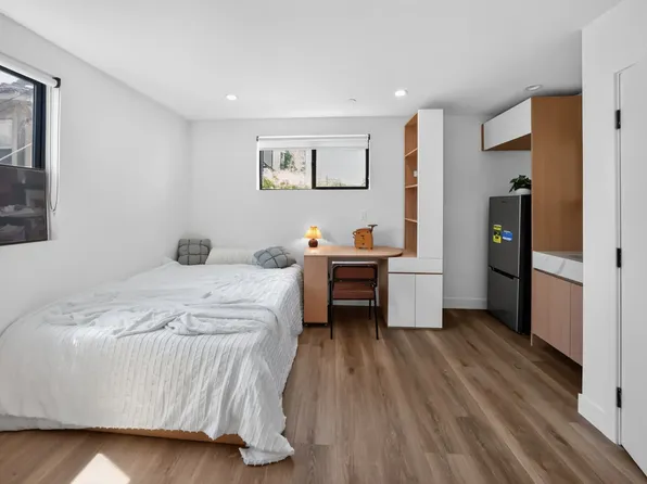 6064 Cashio St #1/2W, Los Angeles, CA 90035