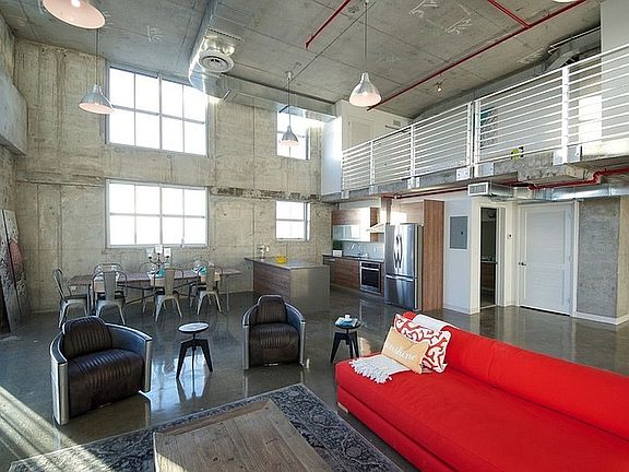 3rd image of 1567 Miami Ave #914