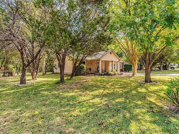 3rd image of 920 River Hills Dr