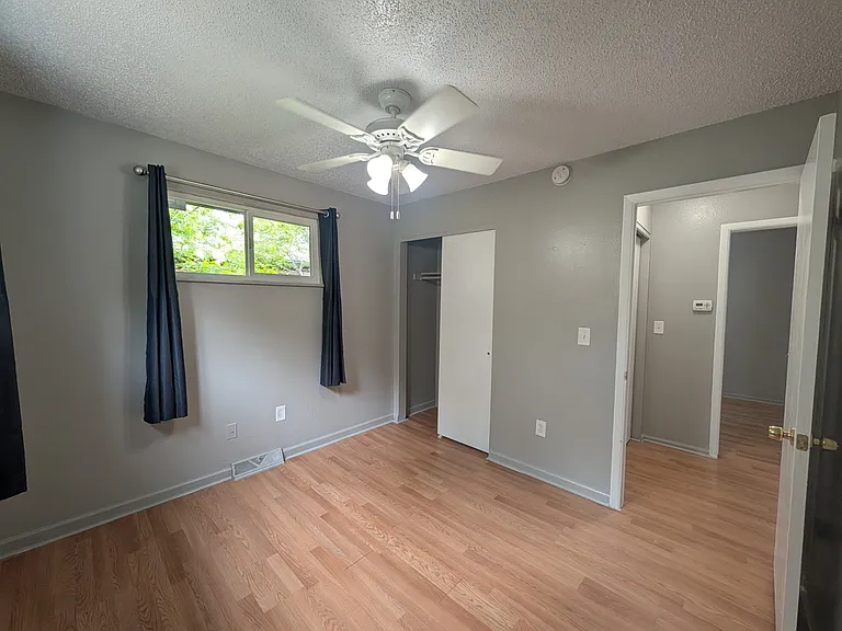 970 Newton St #B — Photo 8