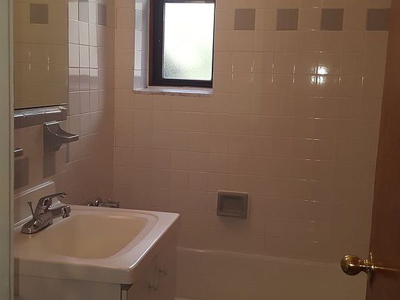5th image of 330 W 55th St APT 5A