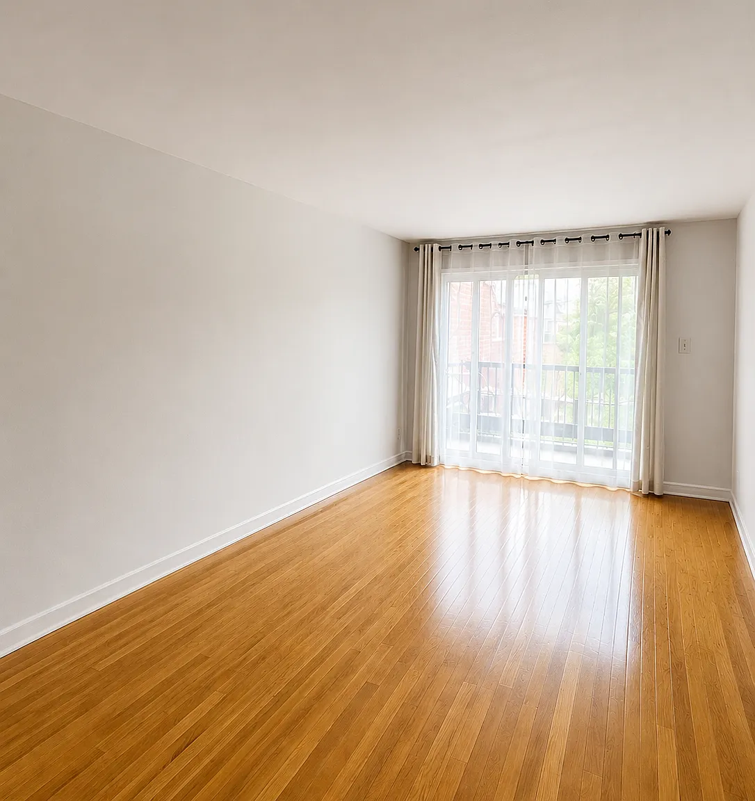 3 bed, 1.5 bath, 1100 sqft, $3,000 — Photo 1