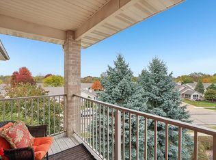 252 Fairview Cir #301A, Waunakee, WI 53597