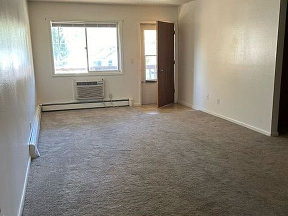3rd image of 619 Washington Ave #4
