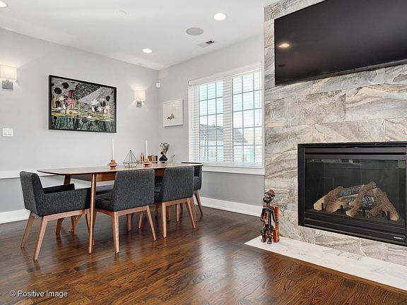 5th image of 3543 W Belmont Ave APT 2