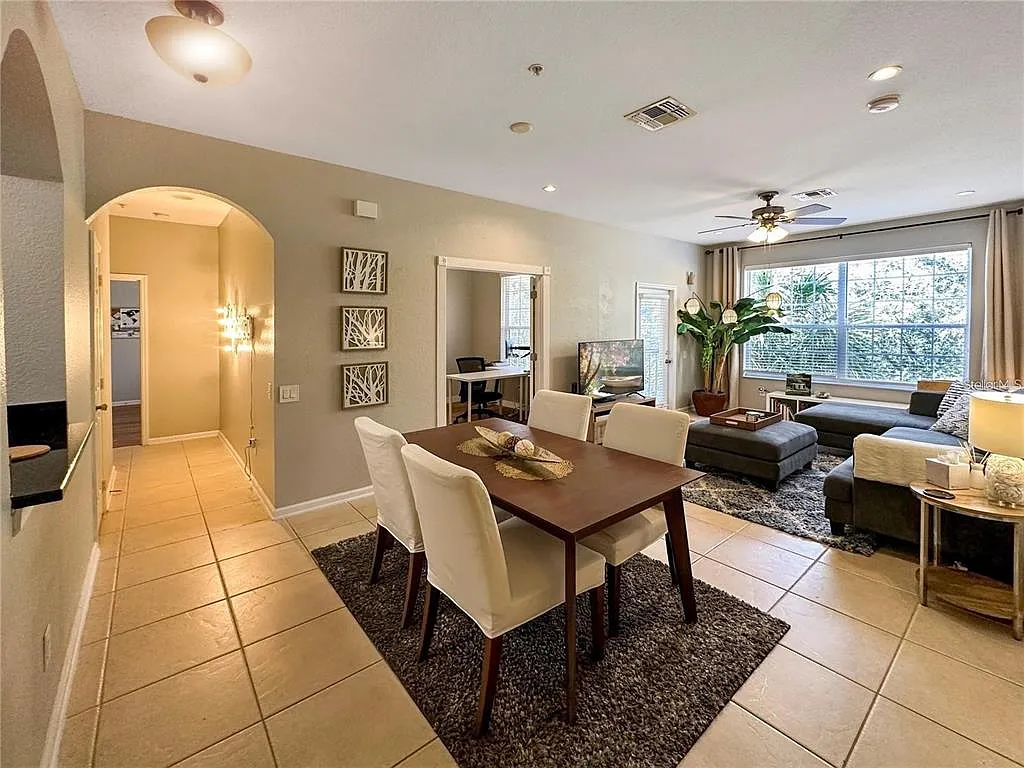 3 bed, 2.0 bath, 1408 sqft, $1,750 — Photo 4