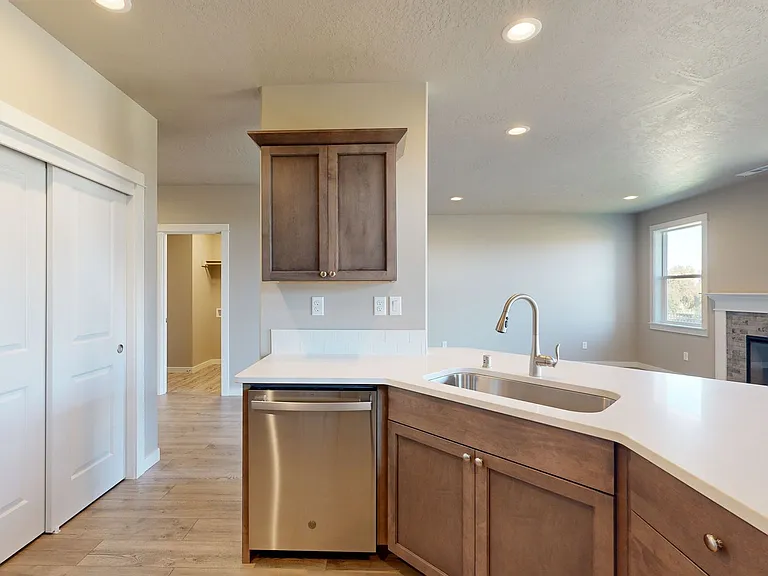 1189 Ava St — Photo 11