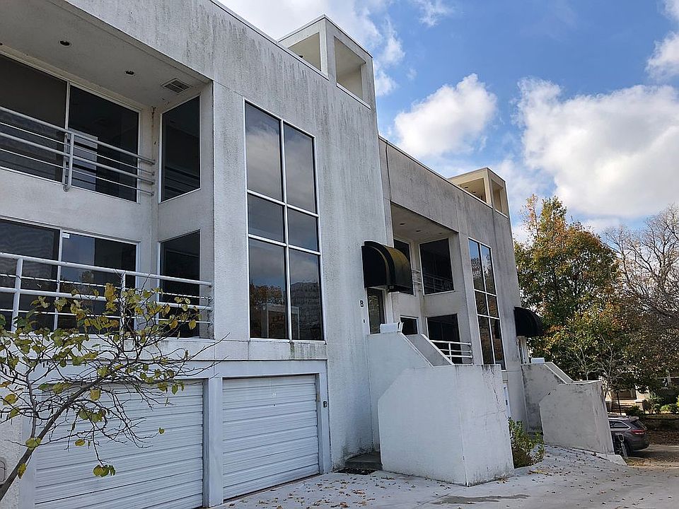 GORGEOUS 3 story condo 