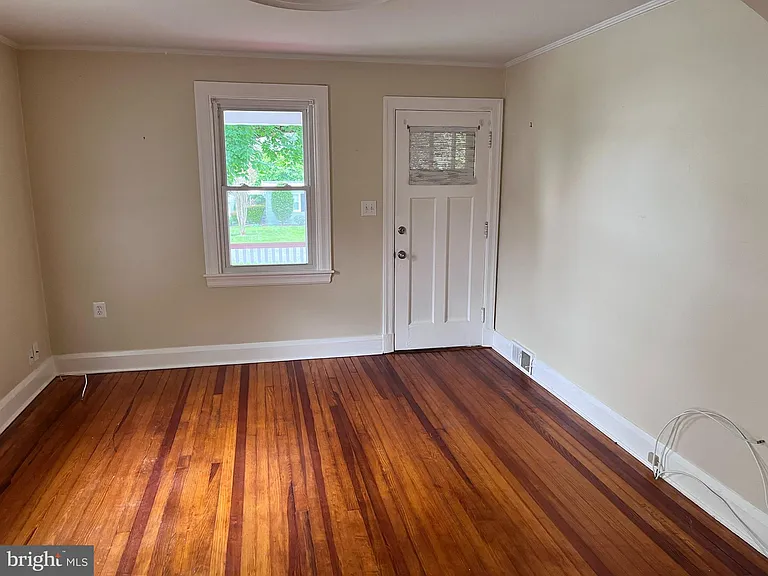 116 2nd Ave — Photo 3
