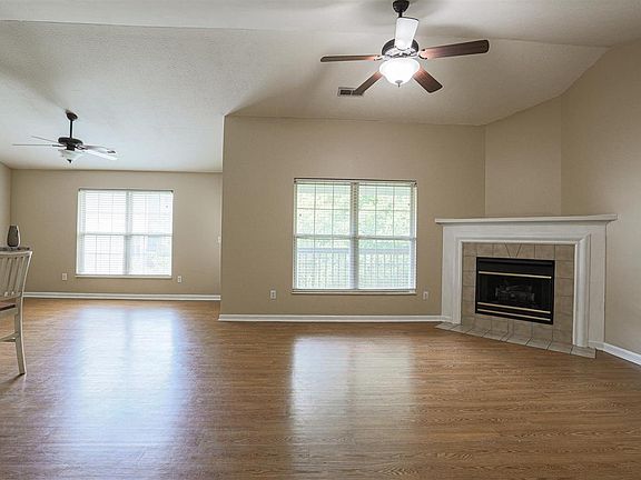 4th image of 156 Highridge Ct