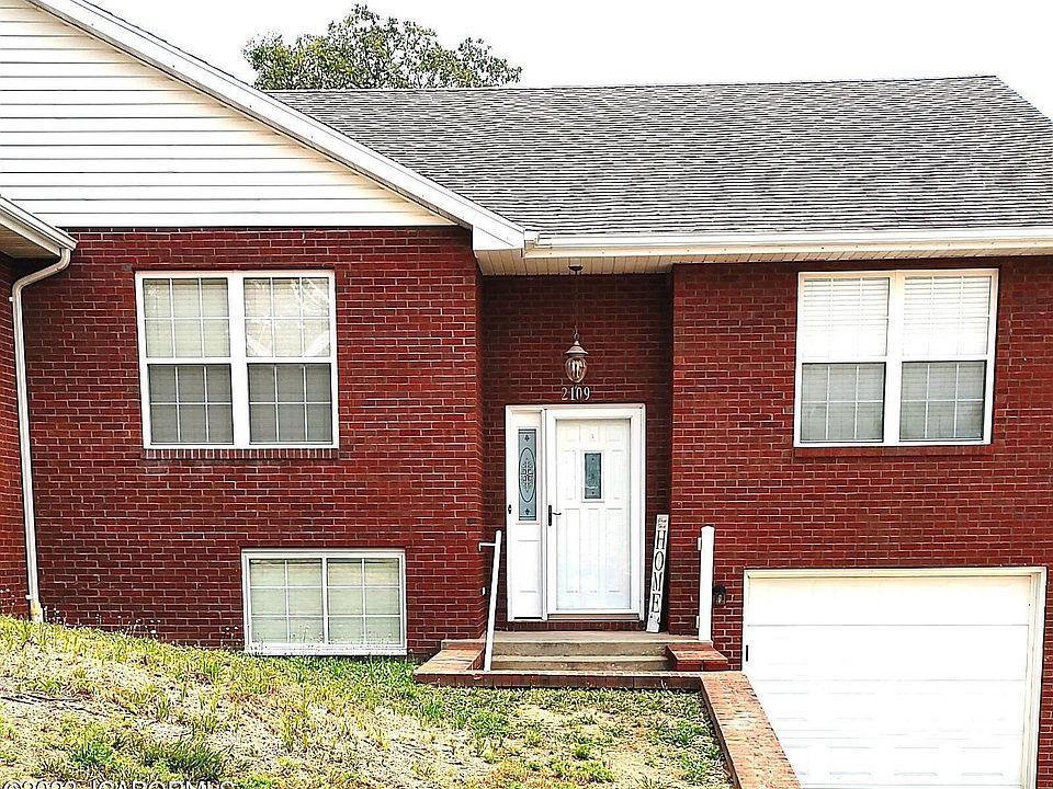 1st image of 2109 Red Oak Dr #B