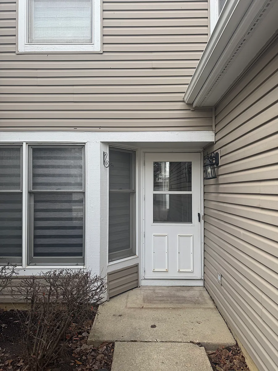 Building Photo - 725 Hamilton Cir