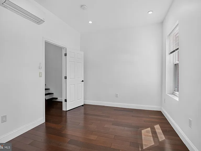 2319 N College Ave #B — Photo 12