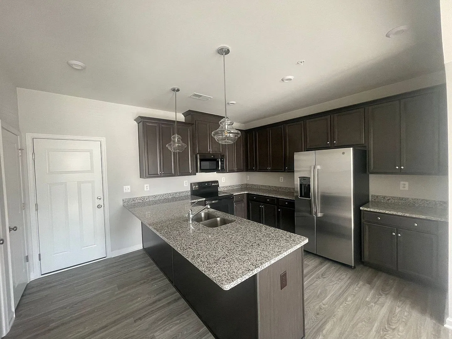 Move in Ready 10/10/2026 — Photo 3