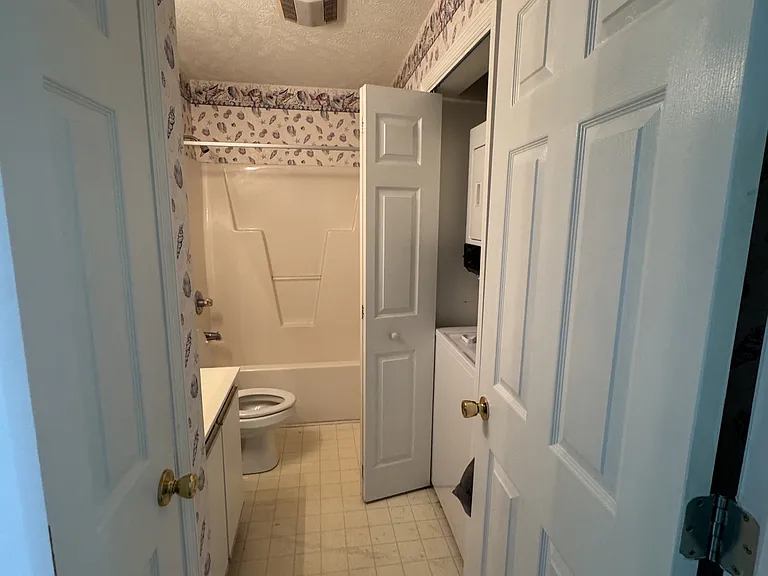 556 White River Dr #44B-1 — Photo 8