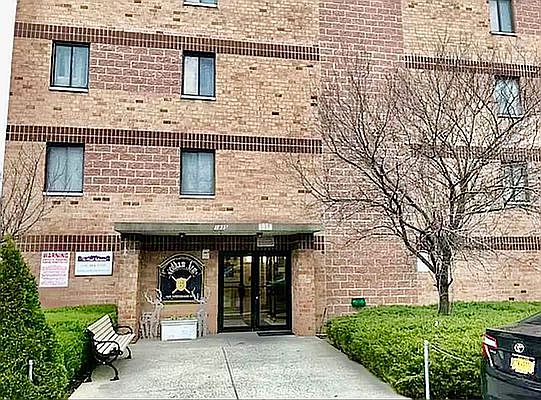 5th image of 1835 Needham Ave #3FF