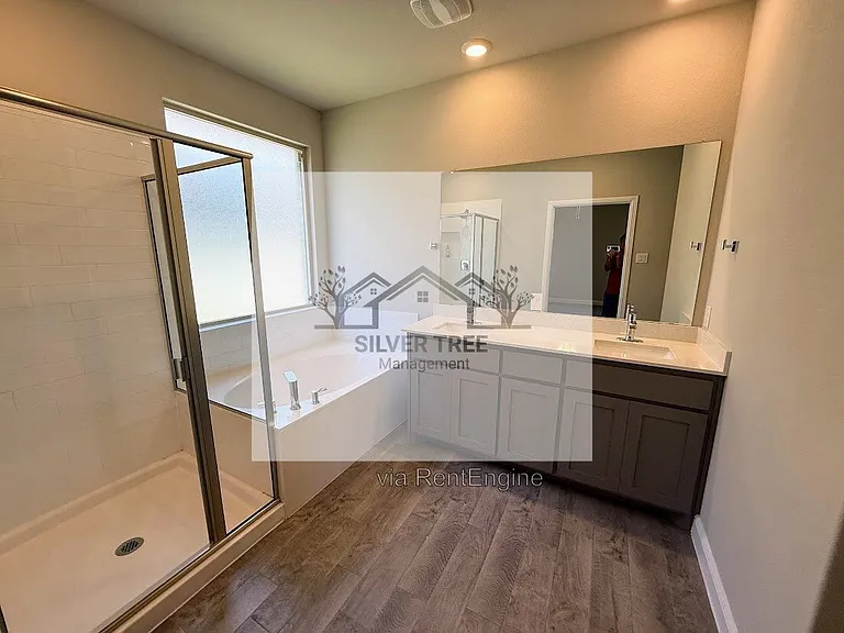 10921 Rockchapel Dr — Photo 12