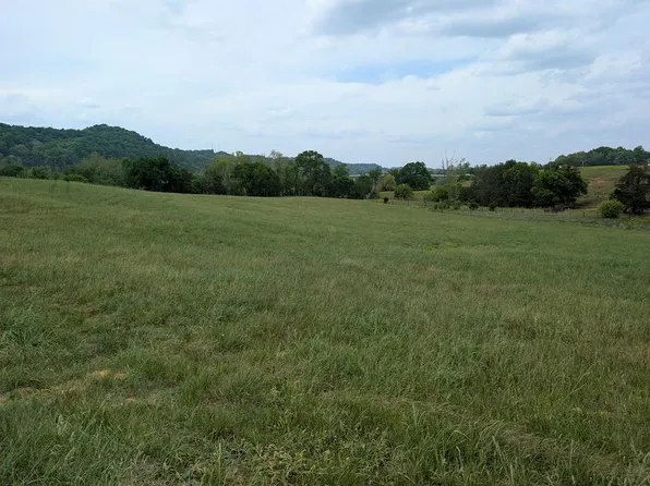 15 Rivertown Rd, Burkesville, KY 42717