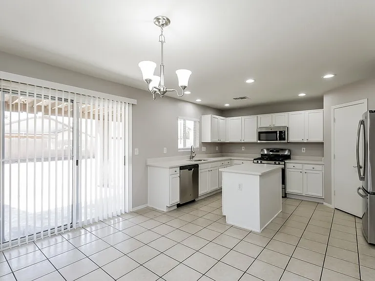 6217 W Encinas Ln — Photo 8