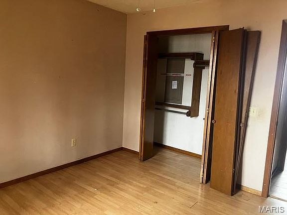 3rd image of 106 McCormick St