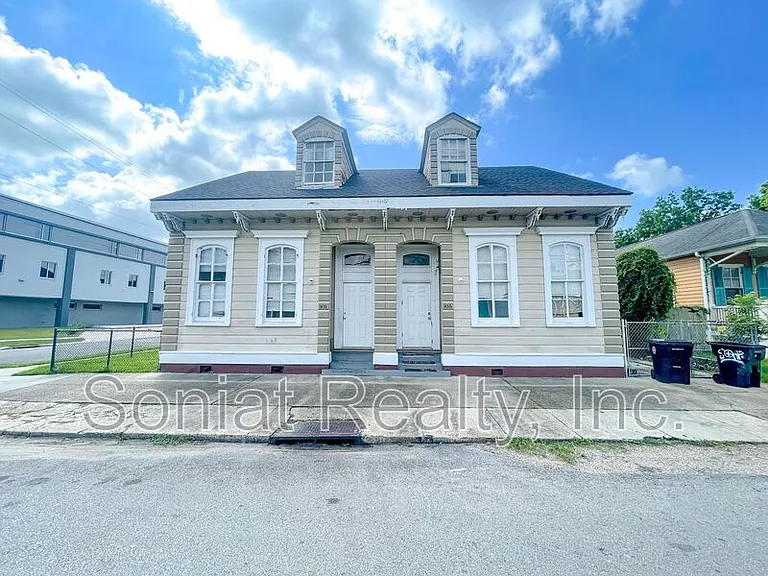 1438 N Villere St — Photo 1