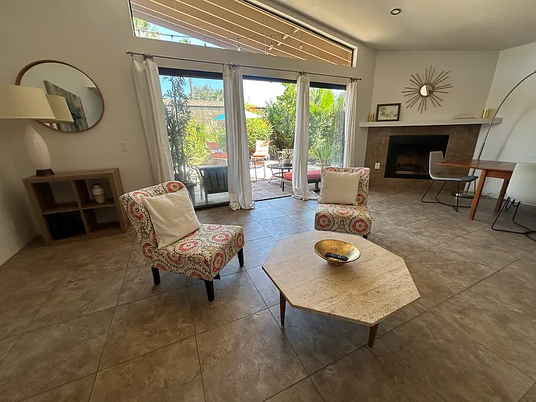 Catalina Way — Photo 9