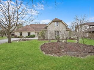 519 Forest Mews Dr, Oak Brook, IL