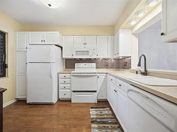 5th image of 1802 MARINER DRIVE E #25