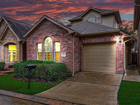 18923 Crescent Fountain Rd, Spring, TX 77388