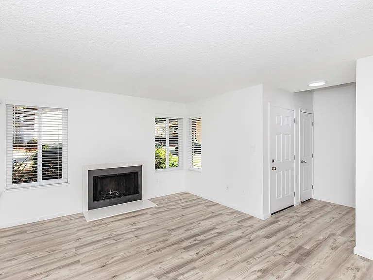 54 Quay Ct — Photo 25
