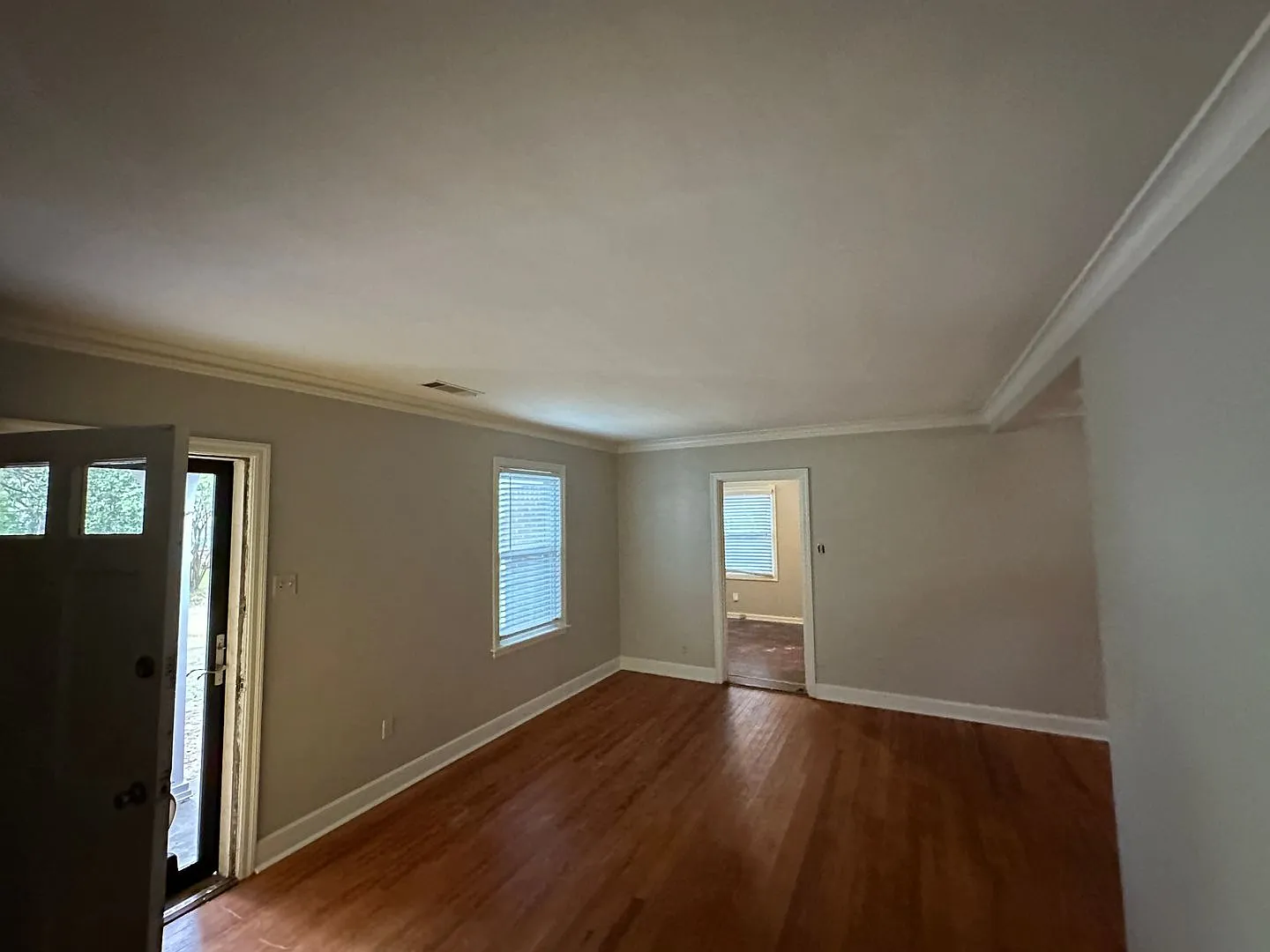 Near Chickasaw Gardens! Split bedroom floor plan! Huge fenced in back yard! — Photo 3